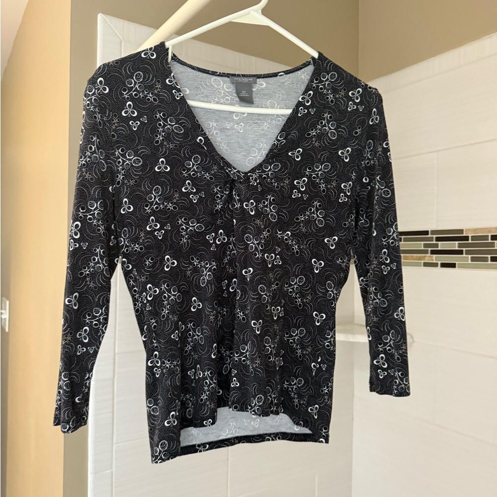 Ann Taylor Black and White Floral V-Neck Blouse